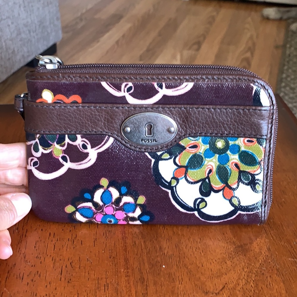 Fossil Wristlet